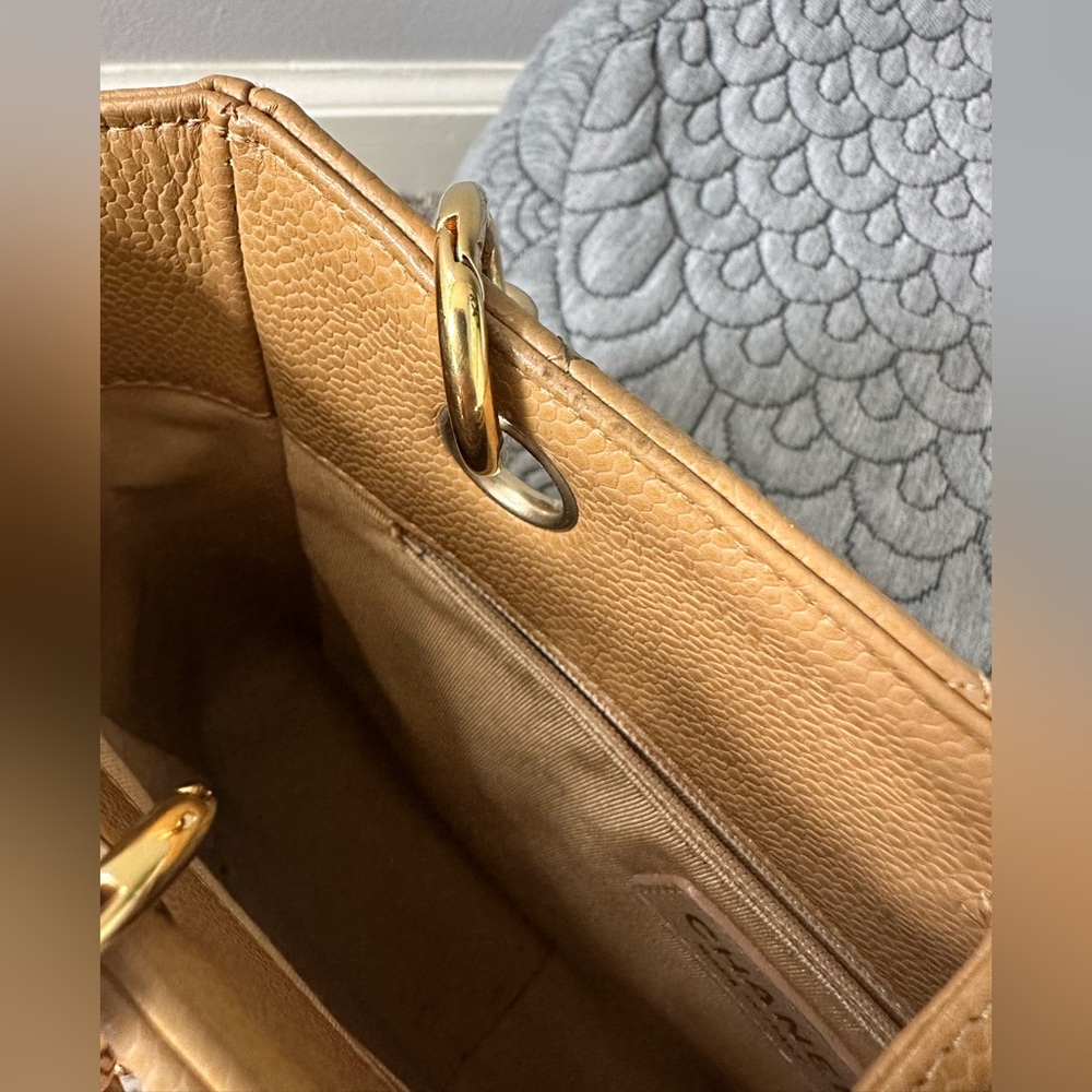 EUC💛Chanel Caviar Leather Petite Shopping Tote Beige - Picture 14 of 15